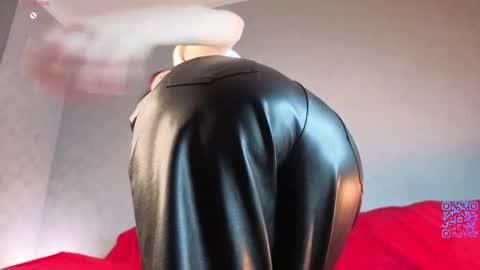 Yumi online show from March 10, 2026, 6:57 pm