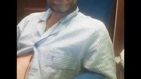 ojosverdess30 online show from December 15, 2024, 9:20 pm