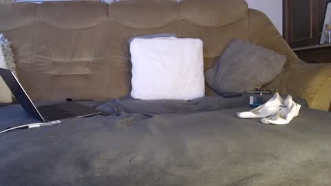 Snapshot of okayletschill chatting on February 8, 2025, 11:24 pm okayletschill online show from February 8, 2025, 11:24 pm