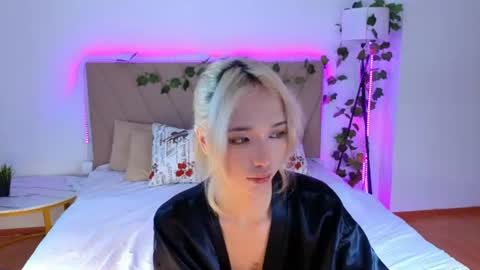 Snapshot of okerriella chatting on June 12, 2026, 10:47 am Ami online show from June 12, 2026, 10:47 am