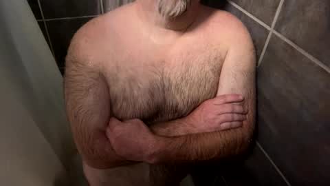 oldbones2 online show from October 3, 2025, 1:35 am