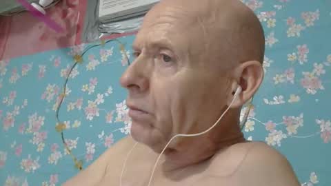 oldbuthorny62 online show from May 3, 2026, 3:18 pm