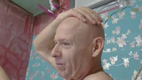 oldbuthorny62 online show from June 3, 2026, 3:42 am