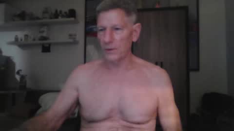 Snapshot of oldgeorge chatting on September 10, 2025, 1:11 pm George online show from September 10, 2025, 1:11 pm