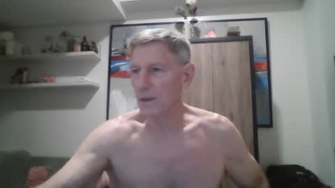Snapshot of oldgeorge chatting on September 25, 2025, 8:51 am George online show from September 25, 2025, 8:51 am
