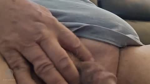 Snapshot of oldmanhorny19 chatting on March 1, 2025, 1:07 pm oldmanhorny19 online show from March 1, 2025, 1:07 pm