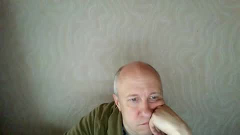 Snapshot of oleg365 chatting on April 20, 2026, 5:43 am figaro online show from April 20, 2026, 5:43 am
