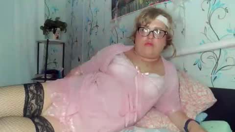 Olesya online show from May 6, 2026, 10:37 pm