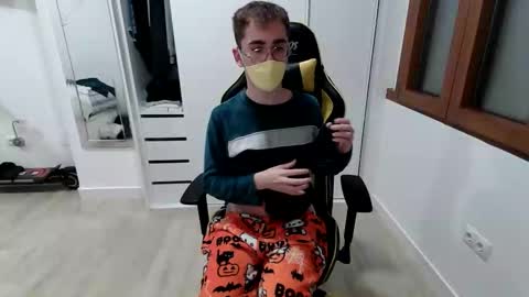 Snapshot of oliblaze06 chatting on March 6, 2026, 1:35 am Oli Blaze online show from March 6, 2026, 1:35 am