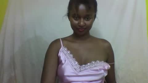 olinah610 online show from January 16, 2026, 5:39 pm