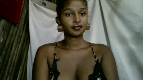 olinah610 online show from April 26, 2026, 6:22 am