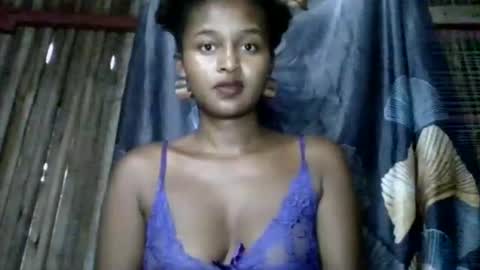 olinah610 online show from April 28, 2026, 3:00 am