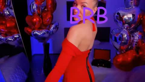 oliva_candy online show from February 18, 2025, 5:42 pm