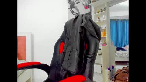 olivahot30 online show from October 14, 2025, 1:45 pm