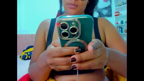 olivahot30 online show from October 18, 2025, 4:52 pm