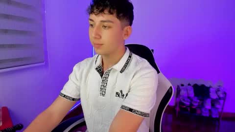 Snapshot of oliveer_kyy chatting on November 7, 2025, 1:16 am OLIVEEER online show from November 7, 2025, 1:16 am