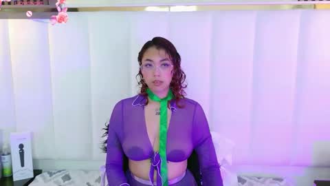 olive  online show from October 5, 2025, 1:04 am