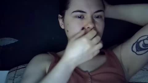 Snapshot of olivepeach chatting on June 5, 2026, 9:37 am Oil online show from June 5, 2026, 9:37 am