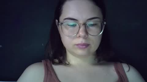 Snapshot of olivepeach chatting on June 10, 2026, 2:05 pm Oil online show from June 10, 2026, 2:05 pm
