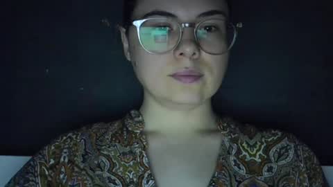 Snapshot of olivepeach chatting on June 15, 2026, 1:02 pm Oil online show from June 15, 2026, 1:02 pm