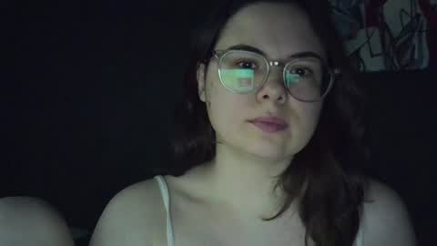 Snapshot of olivepeach chatting on June 19, 2026, 11:58 am Oil online show from June 19, 2026, 11:58 am