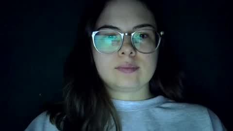 Snapshot of olivepeach chatting on July 7, 2026, 11:03 am Oil online show from July 7, 2026, 11:03 am
