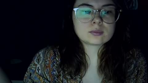 Snapshot of olivepeach chatting on July 14, 2026, 9:36 am Oil online show from July 14, 2026, 9:36 am
