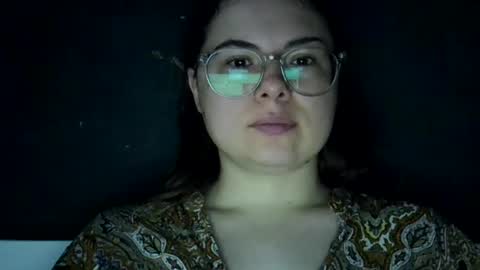 Snapshot of olivepeach chatting on July 19, 2026, 10:41 am Oil online show from July 19, 2026, 10:41 am
