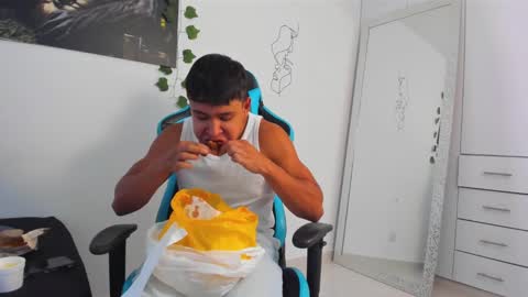 Oliver bray online show from March 2, 2025, 7:45 pm