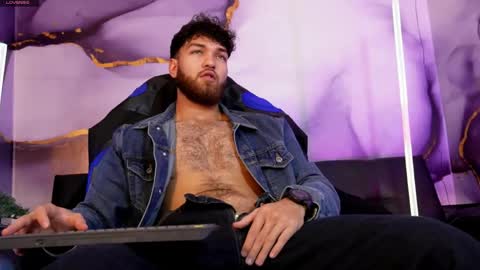 Oliver Dallas online show from April 17, 2026, 4:48 am