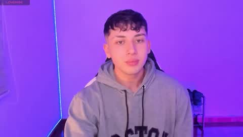 oliveeer online show from March 8, 2026, 3:32 am