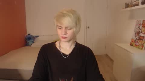 Snapshot of oliver_sweet_ chatting on October 18, 2025, 1:52 am Oliver online show from October 18, 2025, 1:52 am