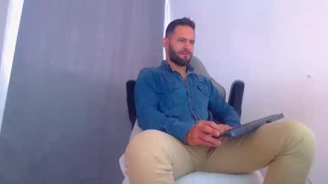 Snapshot of oliverdrew1 chatting on December 31, 2024, 4:46 pm oliver online show from December 31, 2024, 4:46 pm