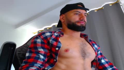 Snapshot of oliverdrew1 chatting on October 20, 2025, 1:22 pm oliver online show from October 20, 2025, 1:22 pm