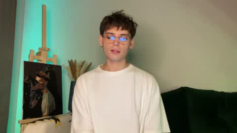 Snapshot of oliverlawrence chatting on June 10, 2026, 8:30 pm oliverlawrence online show from June 10, 2026, 8:30 pm