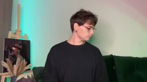 Snapshot of oliverlawrence chatting on June 14, 2026, 8:33 pm oliverlawrence online show from June 14, 2026, 8:33 pm