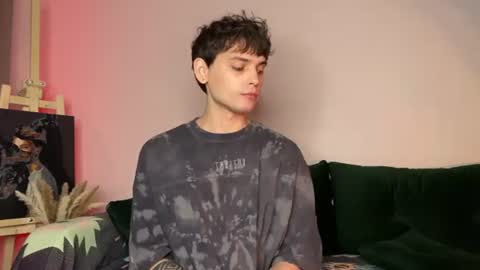 Snapshot of oliverlawrence chatting on June 19, 2026, 8:01 pm oliverlawrence online show from June 19, 2026, 8:01 pm