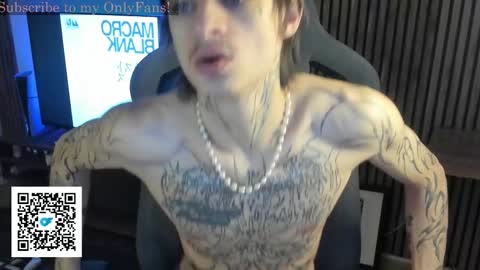 Snapshot of oliverrgroove chatting on February 1, 2026, 2:26 pm oliverrgroove online show from February 1, 2026, 2:26 pm