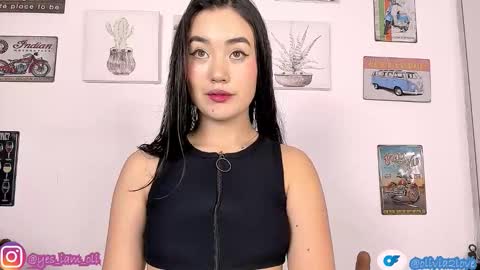 Snapshot of olivia22love chatting on October 31, 2025, 11:55 am ..................................... 500 am- 1200 pm GMT-5 online show from October 31, 2025, 11:55 am