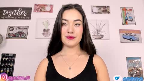 Snapshot of olivia22love chatting on November 1, 2025, 11:18 pm ..................................... 500 am- 1200 pm GMT-5 online show from November 1, 2025, 11:18 pm