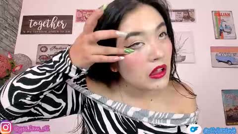 Snapshot of olivia22love chatting on November 23, 2025, 3:34 pm ..................................... 500 am- 1200 pm GMT-5 online show from November 23, 2025, 3:34 pm