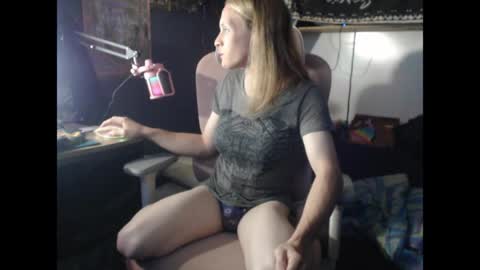 StonerBratOlivia online show from March 29, 2026, 3:06 am