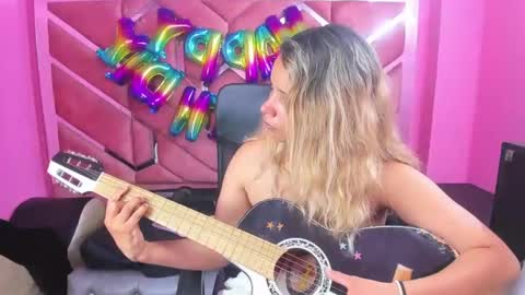  OLIVIA  online show from February 5, 2025, 9:36 am