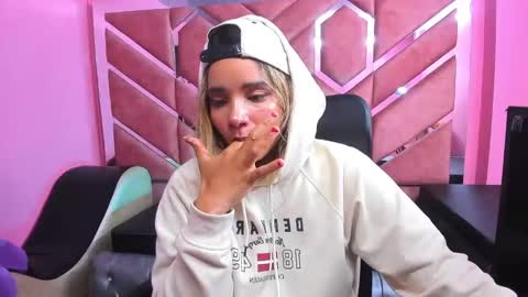  OLIVIA  online show from March 2, 2025, 3:34 am