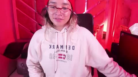 Snapshot of olivia_fox69 chatting on February 17, 2026, 4:20 am OLIVIA online show from February 17, 2026, 4:20 am