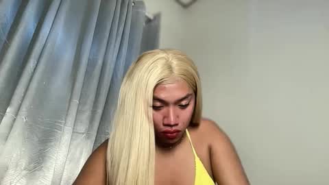 OLIVIA online show from February 11, 2025, 2:02 pm