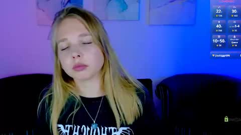 olivia_kit online show from July 11, 2026, 1:25 pm