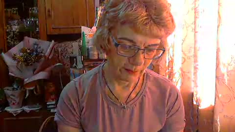 Olivia Mia online show from March 29, 2026, 12:27 pm