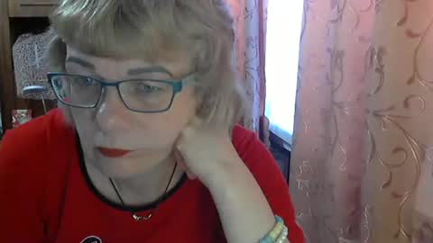 Olivia Mia online show from April 14, 2026, 7:03 am