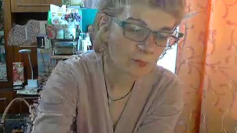 Olivia Mia online show from April 17, 2026, 10:18 am